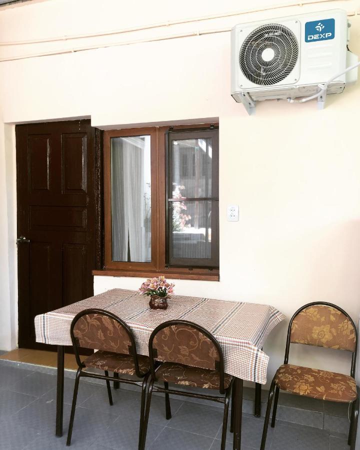 Гостевой Дом «Лиза» Hotel Gagra Buitenkant foto